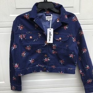 NWT WRANGLER CROPPED DENIM JACKET SIZE XS